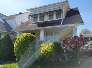 13820 S Parkway Dr, Garfield Heights, OH
