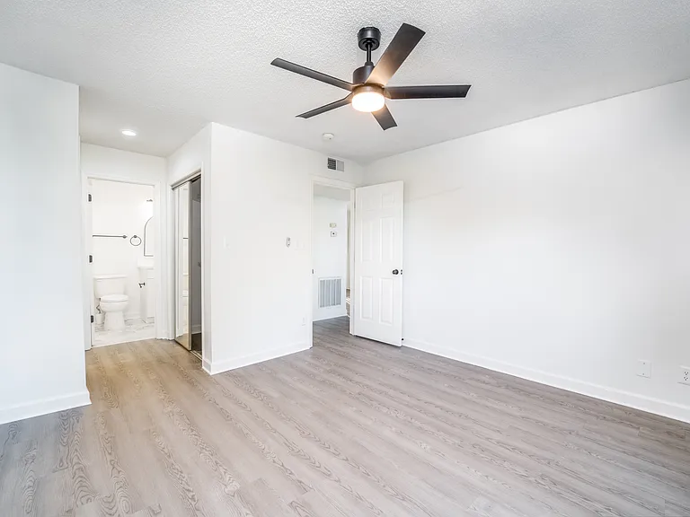 McIver Square Apartments — Photo 10