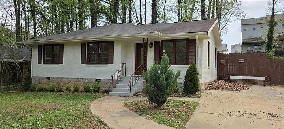 1st image of 628 Farrar Ct