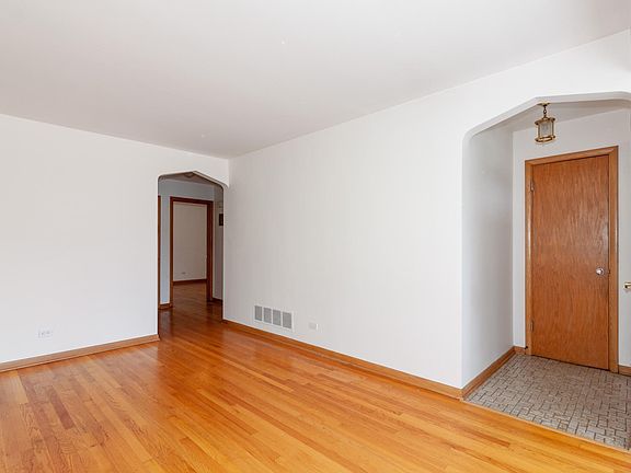 5th image of 5230 S Narragansett Ave