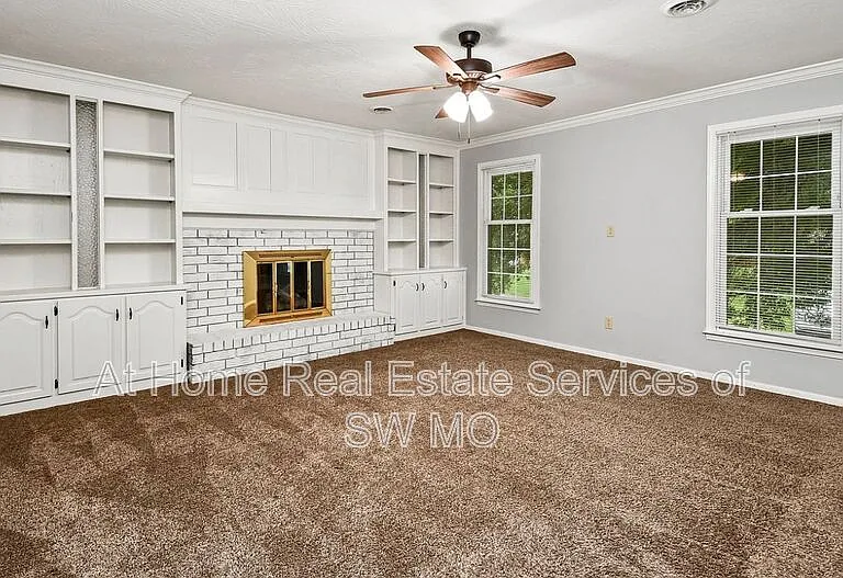 834 E Manchester Dr — Photo 11