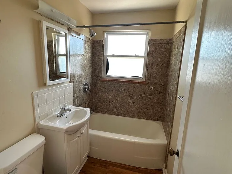 111 W 7th Ave — Photo 9