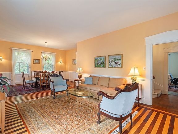 5th image of 36 Maple Ave