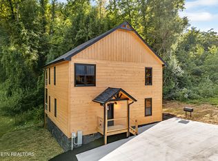 3139 Cherokee Valley Dr, Pigeon Forge, TN 37862