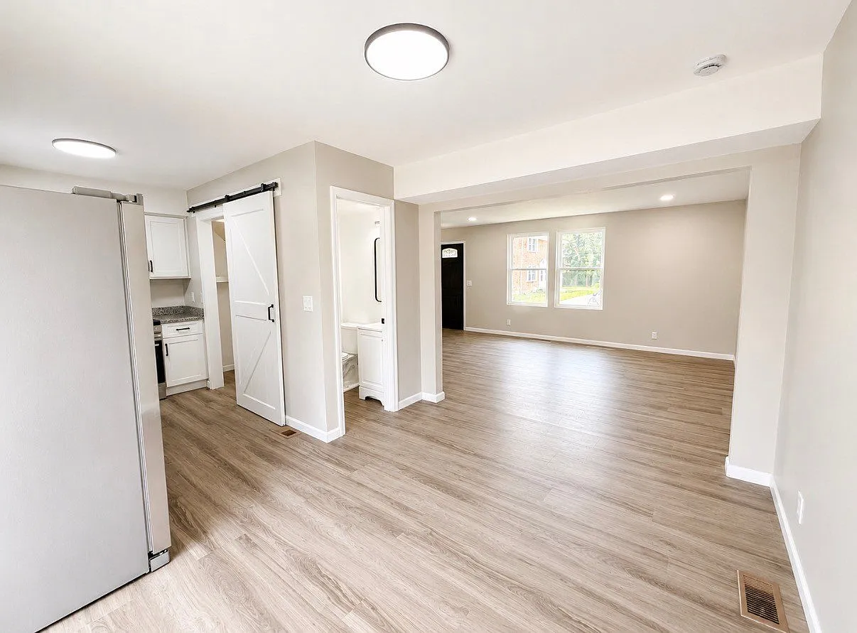 Spacious 3 Bed, 1.5 Bath Single Unit in Nashville - $1800/mo — Photo 4