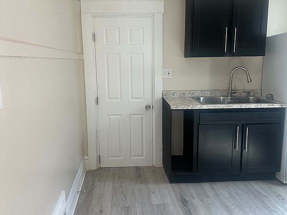 5th image of 780 27th St