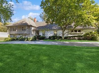 8333 Fontana St, Prairie Village, KS 66207