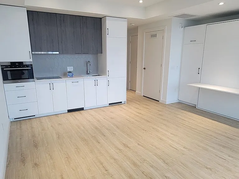 741 King St W #1211 — Photo 9