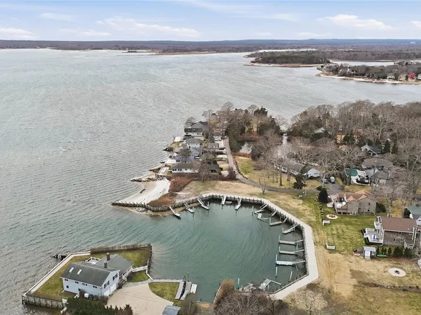 55 Leafy Way, Aquebogue, NY 11931