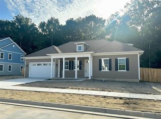 713 Crestfield Dr, Chesapeake, VA 23320