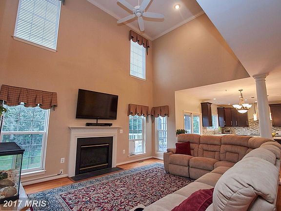 5th image of 8898 Tenbury Ct