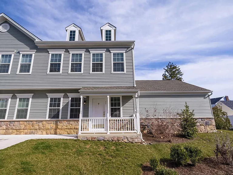 Dodson Court - Twin Homes — Photo 45