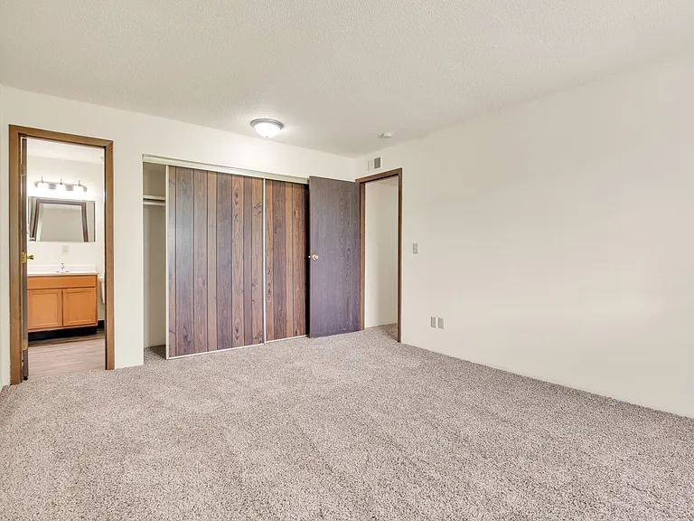 2 Bedroom