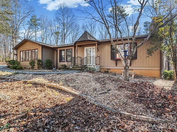 2nd image of 423 Mountain View Dr