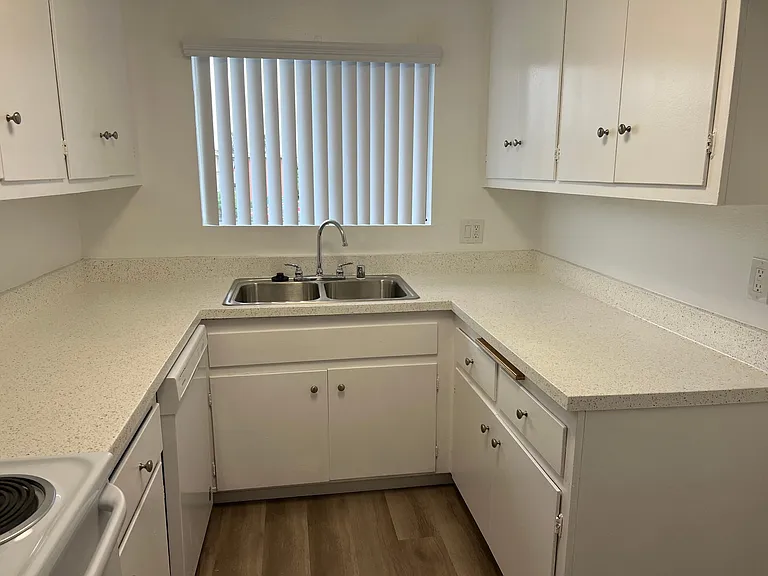 Beachwood Village Apartments — Photo 110
