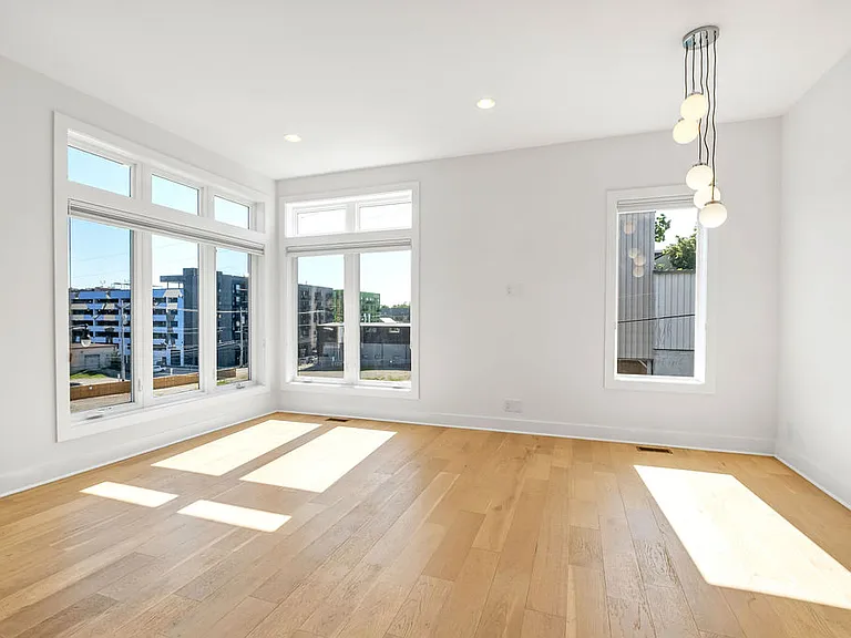 608 Hagan St — Photo 3