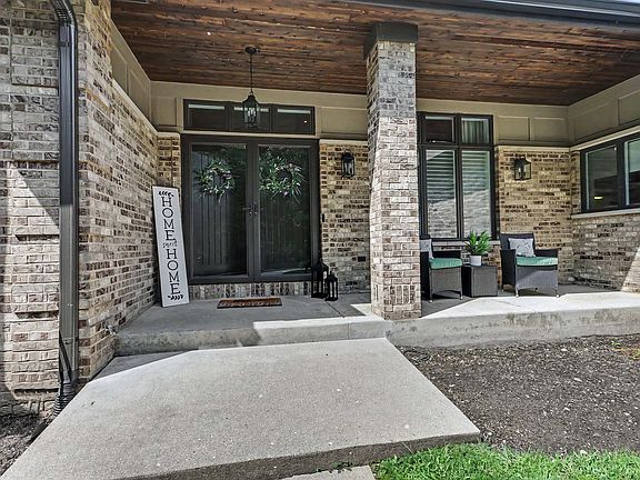 2nd image of 2900 Bridle Ct