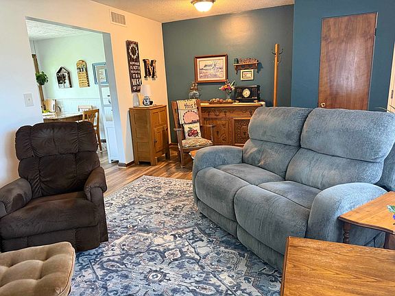 4th image of 2220 W D Street