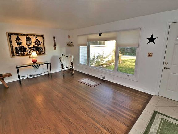 2nd image of 1509 Comanche Dr