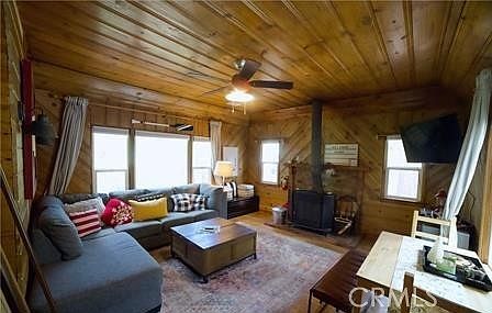 3rd image of 382 Knight Ave