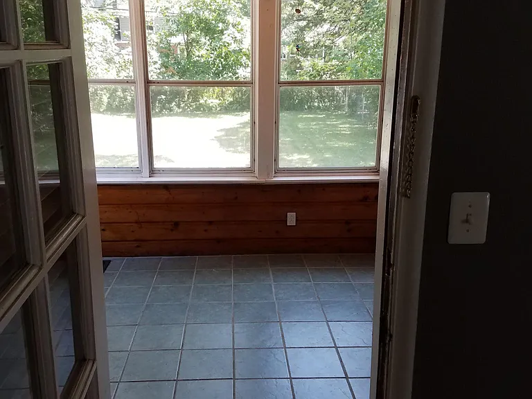 2524 N Vermont Ave — Photo 12