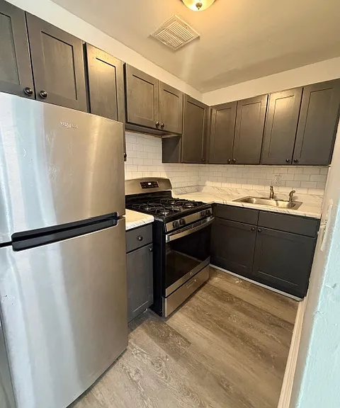 1335 Virginia St #G2 — Photo 1