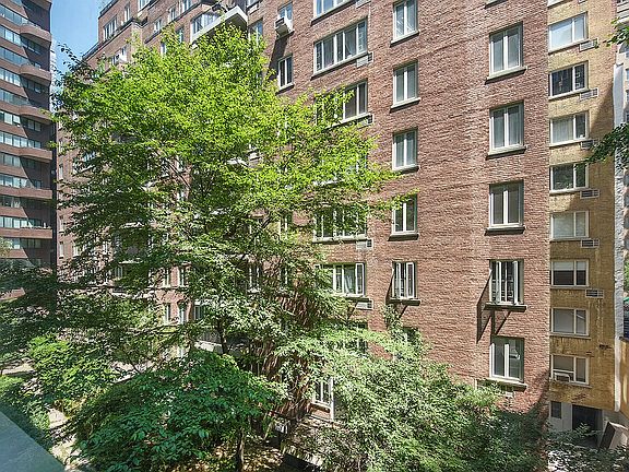 2nd image of 35 E 35th St APT 6A