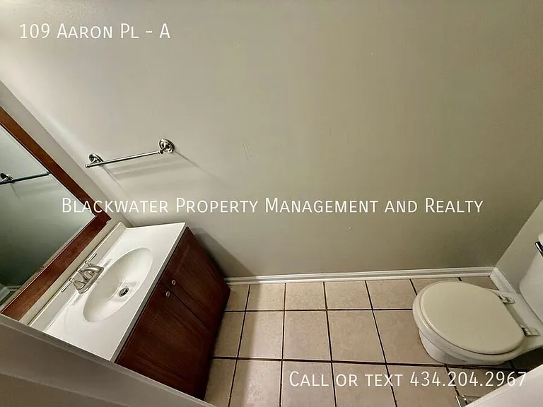 109 Aaron Pl #A — Photo 5