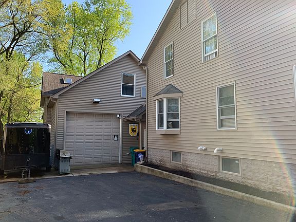 5th image of 29W011 Calumet Ave E