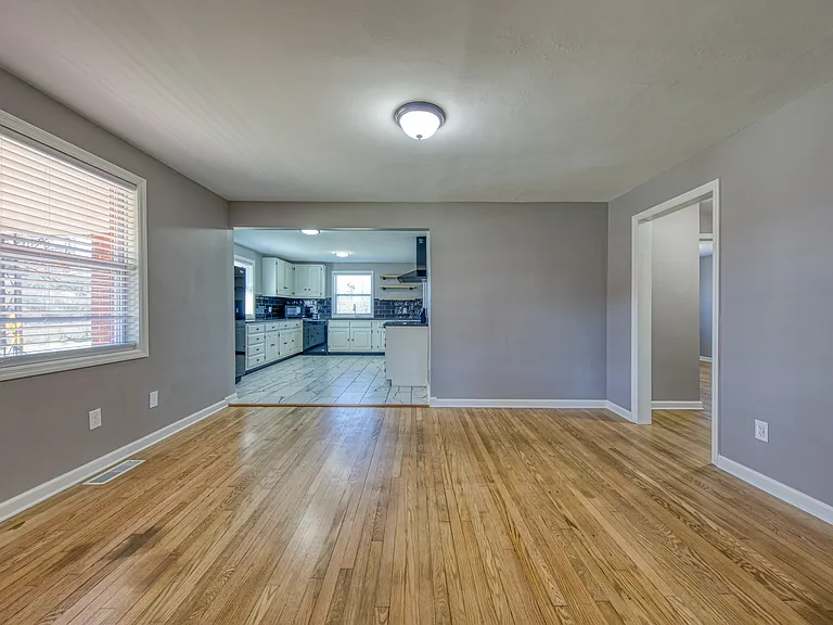 4114 Central Avenue Pike — Photo 8
