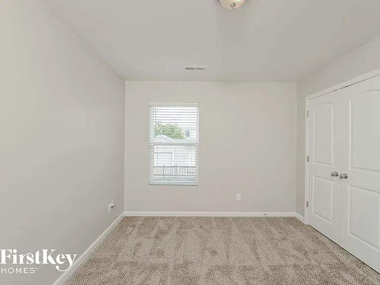1593 Abbey Park Ct — Photo 10