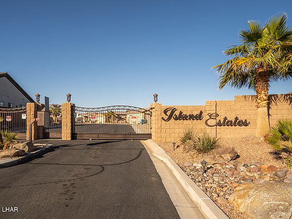 2nd image of 670 Island Cir