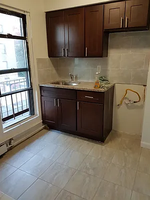 Rented by Aamen Realty | media 10