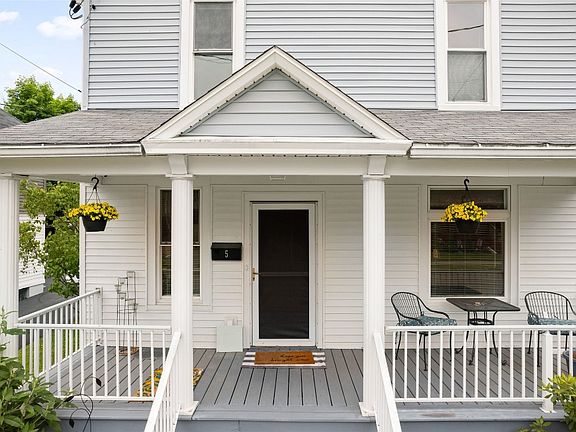 3rd image of 5 Duane Ave