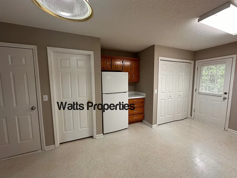 120 Briar Cir #120 — Photo 9