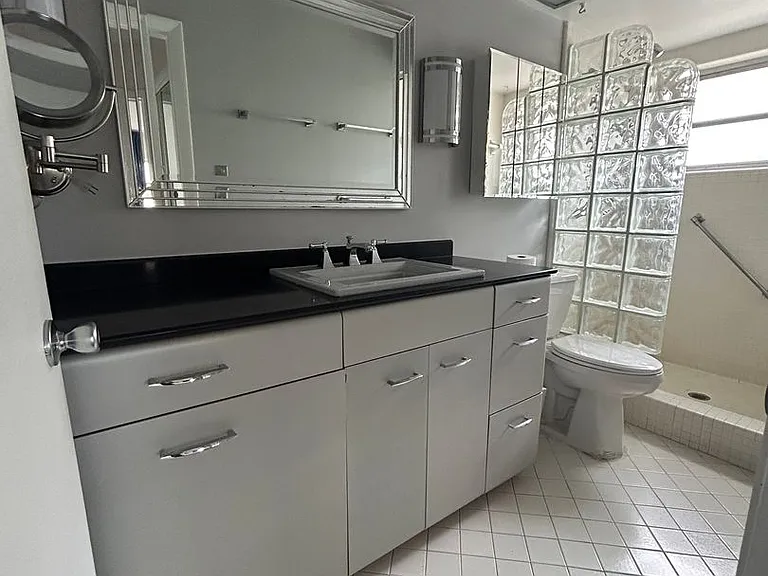 1657 S Lake Ave #3 — Photo 10