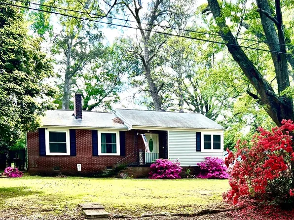 823 Sunset Dr, Greenwood, SC 29646