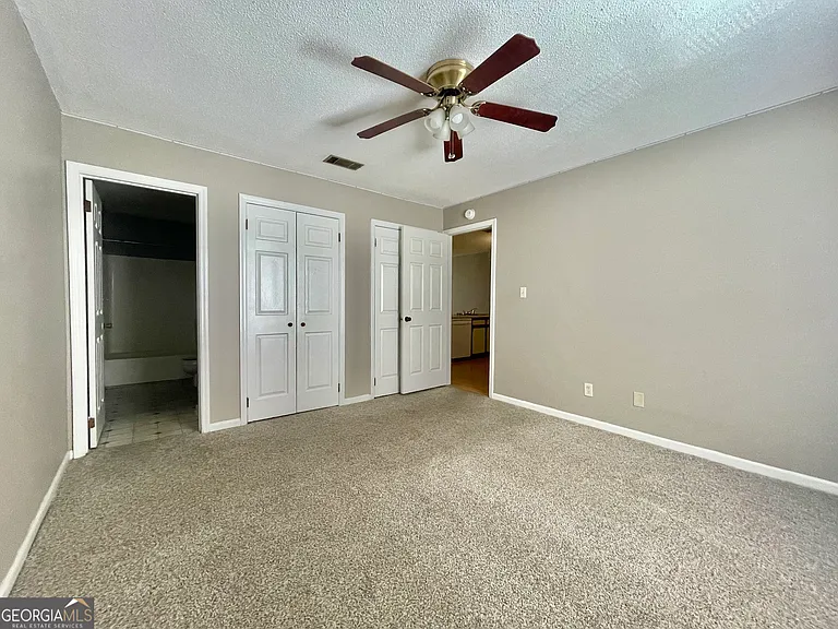 202 Eagle Ct — Photo 15