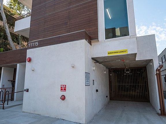 5th image of 11115 McCormick St #503