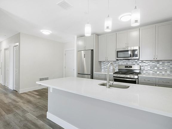 2nd image of 37 Cornelison Ave #506