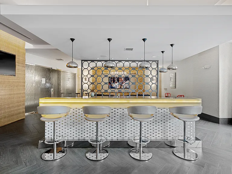 club bar