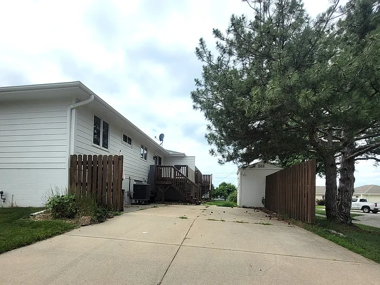 9406 S St — Photo 9