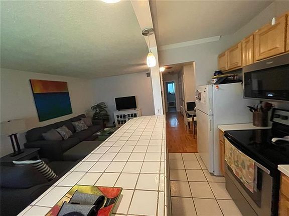 2nd image of 2110 NE 39th St APT 7A
