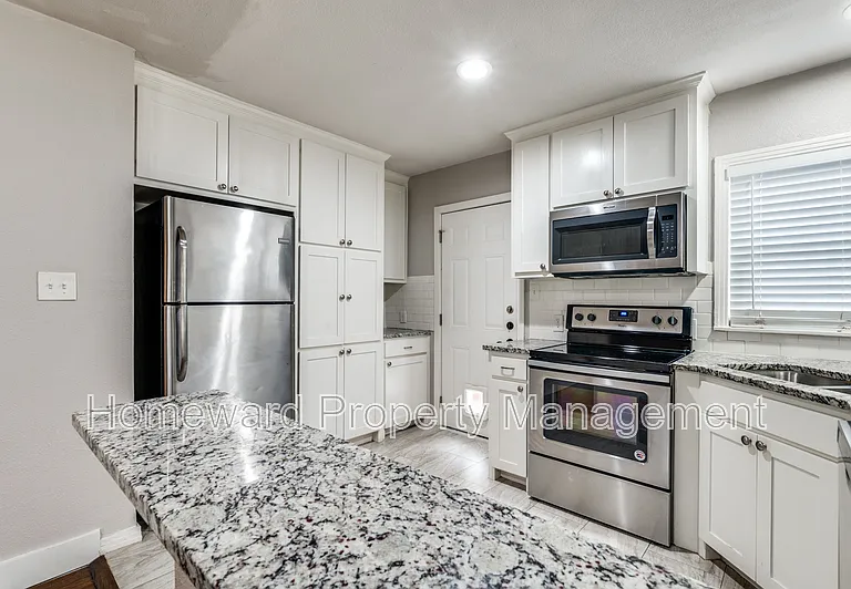 4229 Valentine St — Photo 6