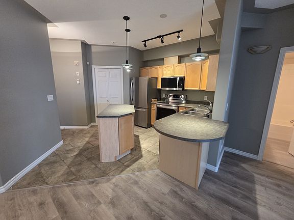5th image of 10046 110th St NW #203