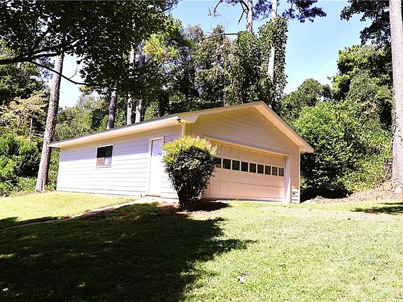 3rd image of 3810 Beya Way