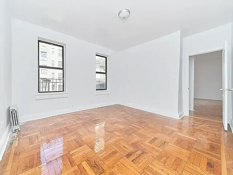 13 Cumming St #5G — Photo 4