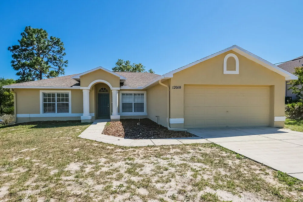 4 bed, 2.0 bath, 1670 sqft, $3,820 — Photo 1