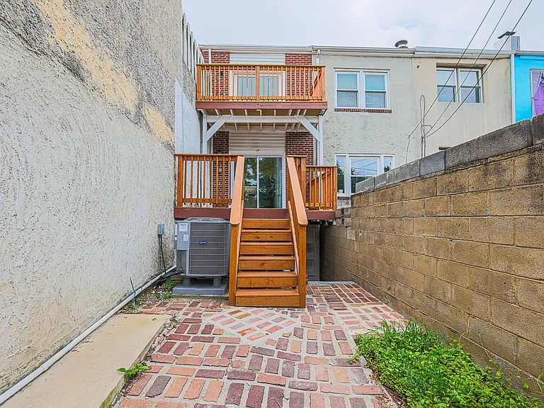 1020 W Barre St #A — Photo 15