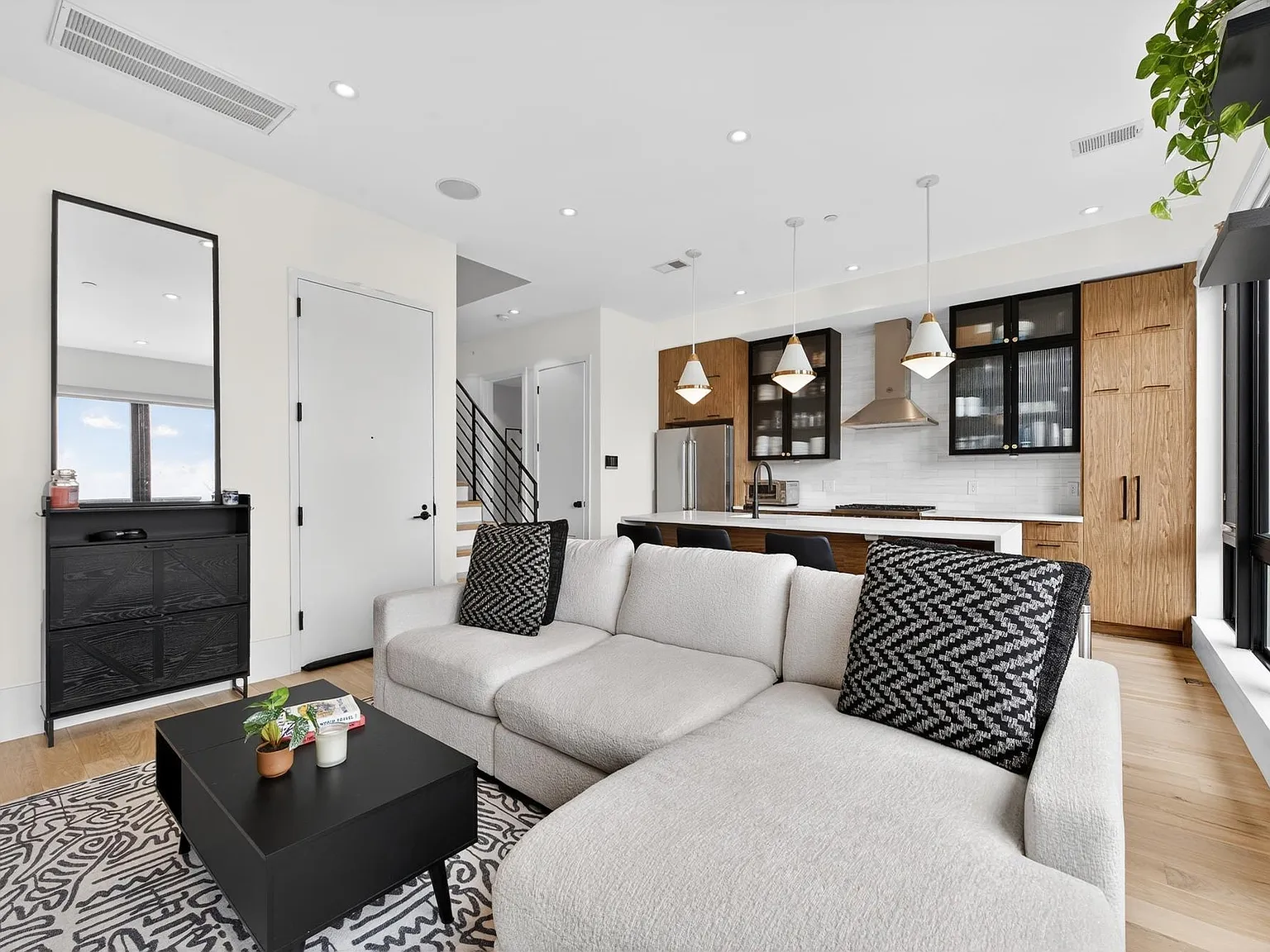 3 bed, 3.0 bath, $4,900 — Photo 3